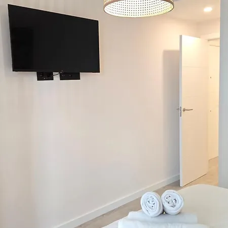 Zambra Arthouse By Del Parque Flats * Malaga